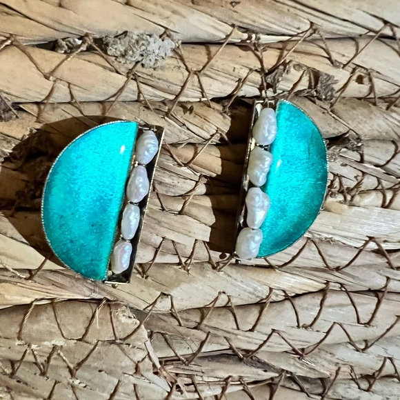 Green Enamel Rice Pearl 925 Semicircle Earrings